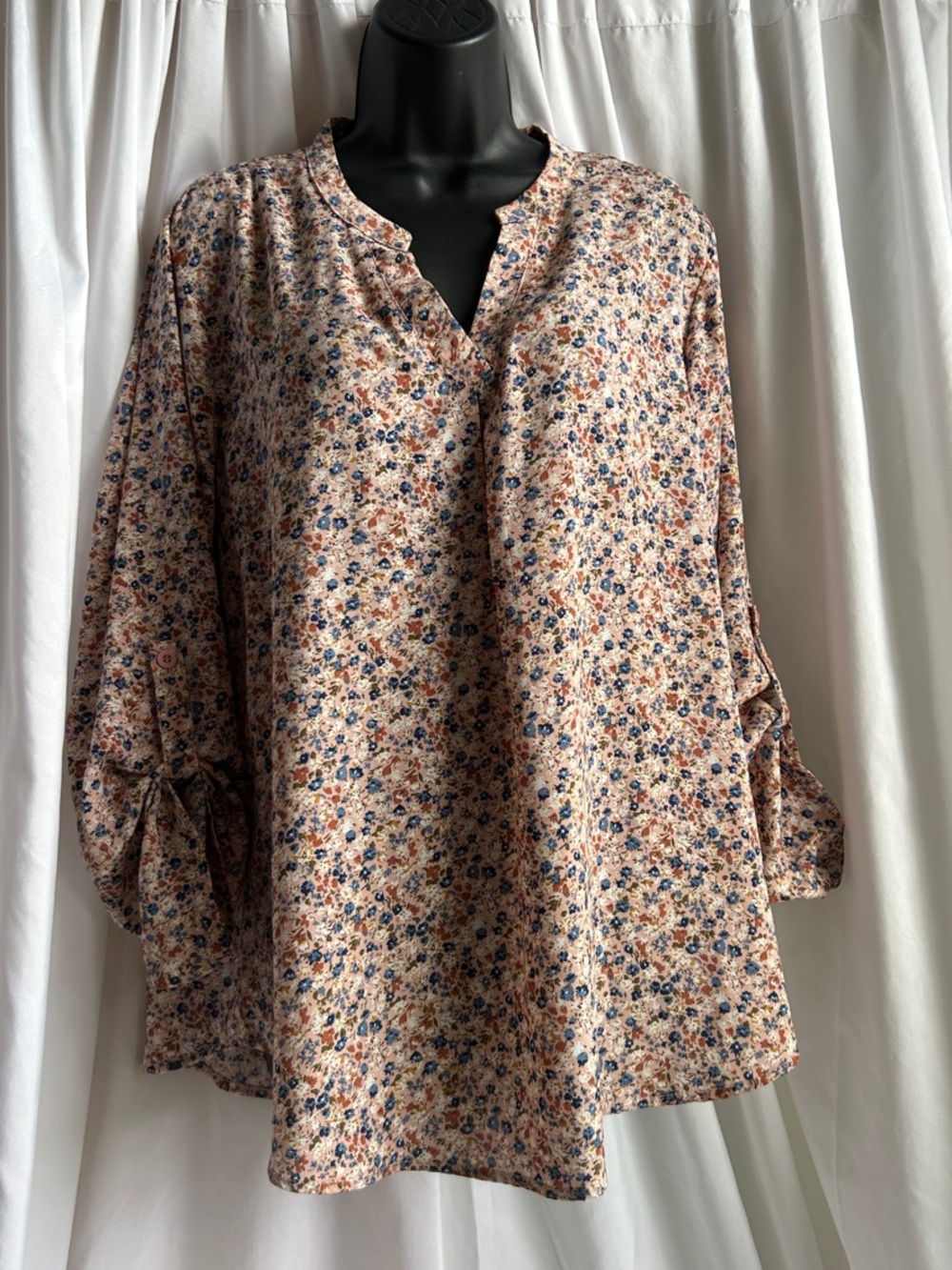 Gaharu Floral V-Neck Roll-up Sleeves Women's Top - Beige Multi